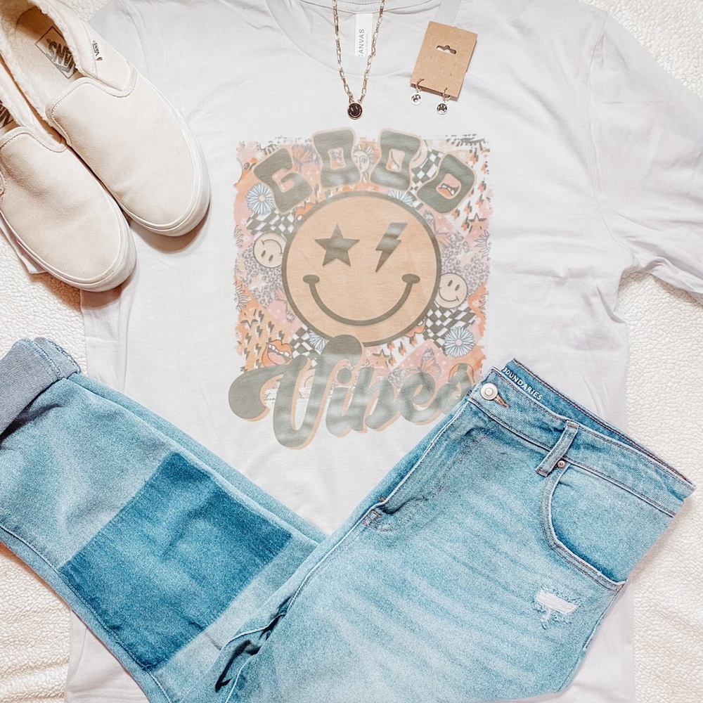 Trendy retro good vibes T-shirt